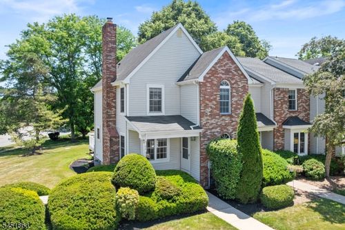 42 Shire Ct, Hillsborough, NJ, 08844-1425 | Card Image