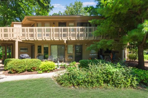 307 Deerpath E, Fontana, WI, 53125-1820 | Card Image