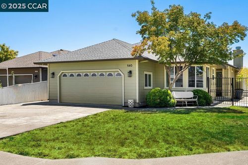 640 Elsa Dr, Santa Rosa, CA, 95407-6262 | Card Image