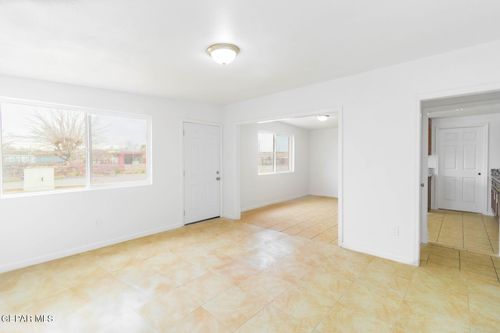 8620 Campana Ct, El Paso, TX, 79907-7704 | Card Image