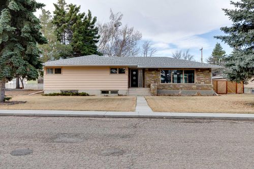 513 Memorial Ave, Vulcan, AB, T0L2B0 | Card Image