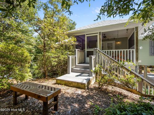 314 Parkins Dr, Emerald Isle, NC, 28594-2529 | Card Image