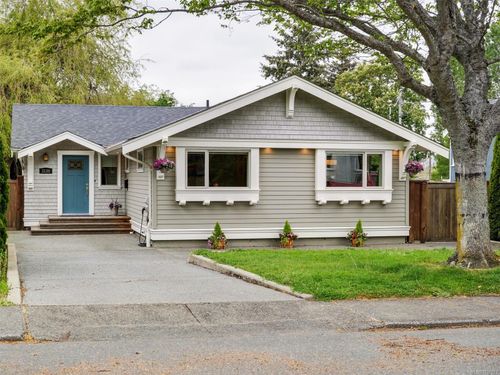 3130 Somerset St, Victoria, BC, V8X1C7 | Card Image