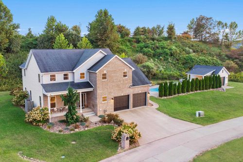 3698 Brody Ln, Ashland, KY, 41102-7884 | Card Image