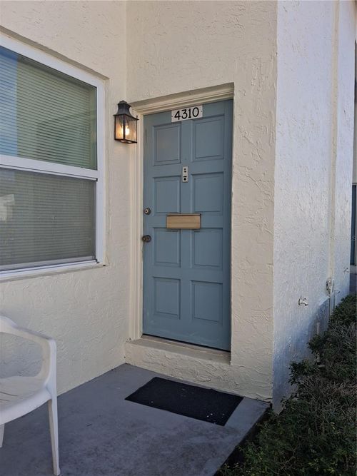 4310 La Mora Ct, TAMPA, FL, 33611-2322 | Card Image