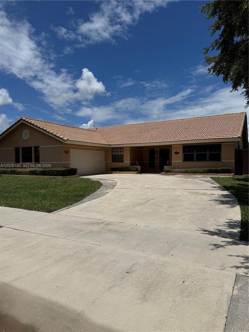 6950 W Wedgewood Ave, Davie, FL, 33331-2946 | Card Image