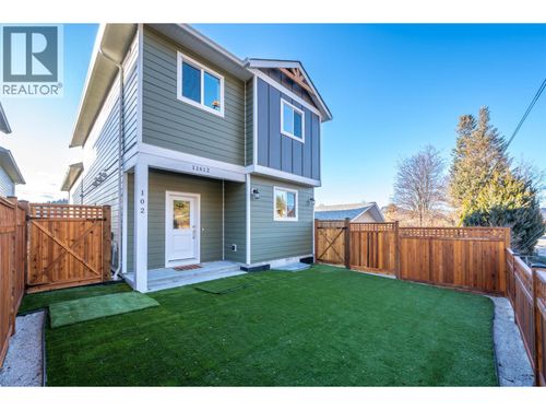 102-11612 Victoria Rd S, Summerland, BC, V0H1Z2 | Card Image