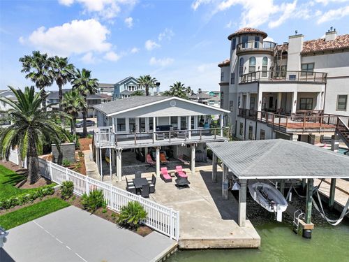 1239 Oahu Dr, Tiki Island, TX, 77554-6177 | Card Image