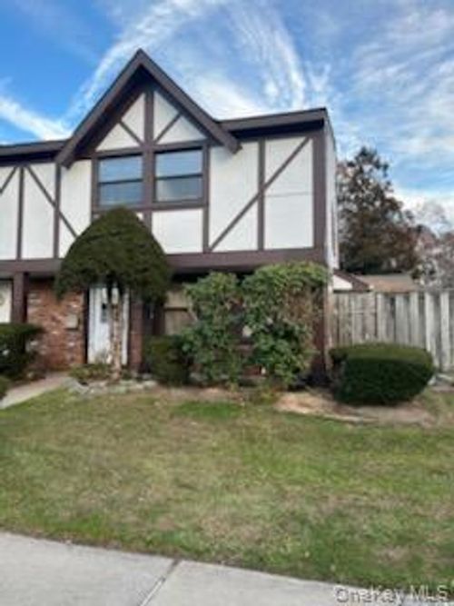 c-2 Williamsburg Ct, Ridge, NY, 11961 | Card Image