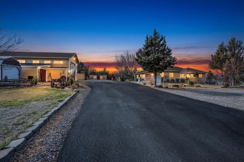 14300 Sw Chickadee Rd, Terrebonne, OR, 97760-8607 | Card Image