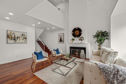 318 Innisfree Dr, Daly City, CA, 94015-4358 | Card Image