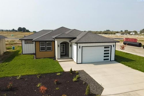 301 Victory St, Sunnyside, WA, 98944-1029 | Card Image
