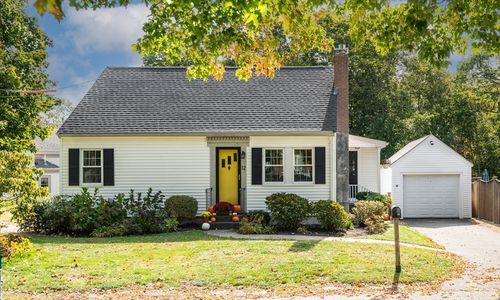 12 Maple St, Essex, MA, 01929-1246 | Card Image