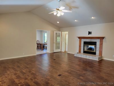 21083 Stickross Mountain Road, House other with 3 bedrooms, 2 bathrooms and null parking in Tahlequah OK | Image 2