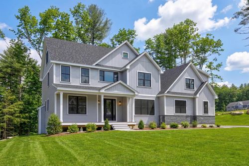 8 Carmel Road, Pelham, NH, 03076 | Card Image