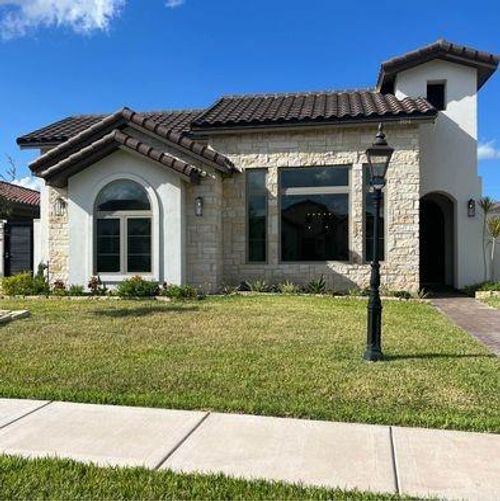 804 Grayson Ave, McAllen, TX, 78504-6579 | Card Image