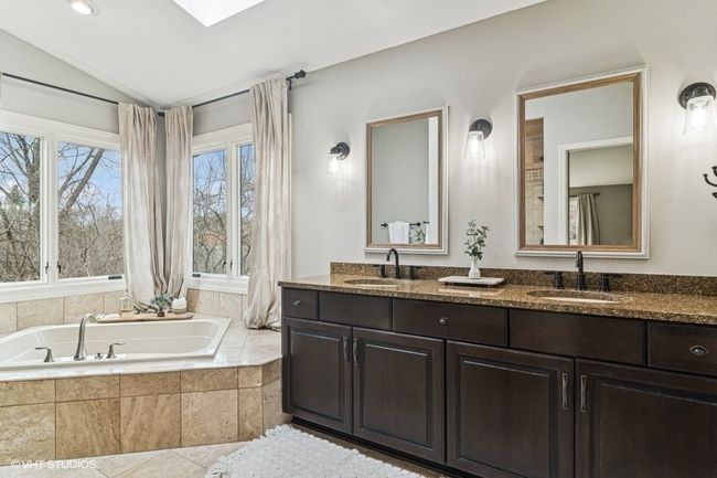 575 Christopher Dr, House other with 5 bedrooms, 4 bathrooms and 3 parking in North Barrington IL | Image 15