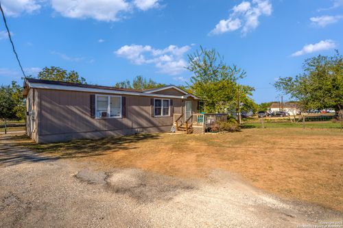 1331 Sutherland Springs Rd, Floresville, TX, 78114-3132 | Card Image