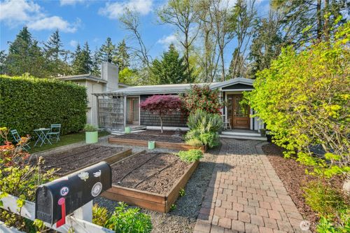 7826 Se 24th St, Mercer Island, WA, 98040-2226 | Card Image