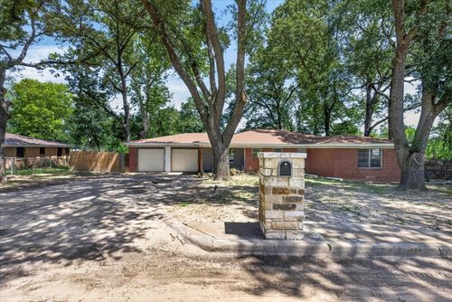 925 Maryland Dr, Athens, TX, 75751-3608 | Card Image