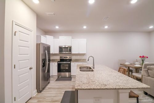 7174 Village Ln, Pensacola, FL, 32504-6499 | Card Image
