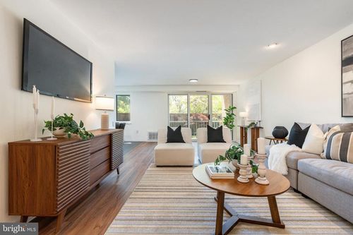 w103-1640 Oakwood Dr, PENN VALLEY, PA, 19072-1035 | Card Image