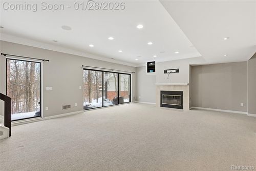 7154 Westchester, West Bloomfield, MI, 48322-2800 | Card Image