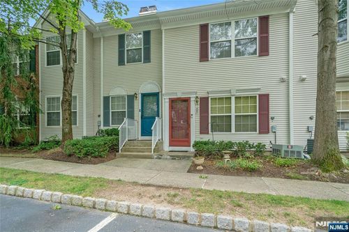 2170 Kent Ct, Mahwah, NJ, 07430-3824 | Card Image