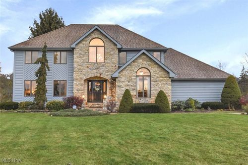 2120 Newbury Oval, Hinckley, OH, 44233-9652 | Card Image