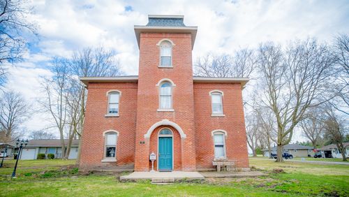 608 E Ash St, Fairbury, IL, 61739-1377 | Card Image