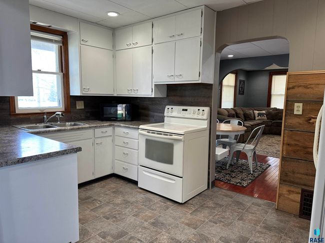 110 N Pearl St, House other with 3 bedrooms, 1 bathrooms and null parking in Menno SD | Image 13
