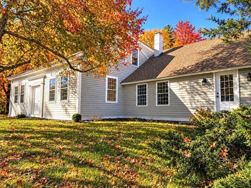 21 East St, Petersham, MA, 01366-9739 | Card Image