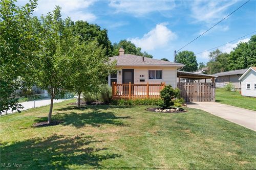 441 Glenn St, Barberton, OH, 44203-1442 | Card Image