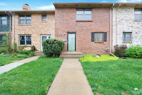 340 Twykingham Pl, Manhattan, KS, 66503-3024 | Card Image
