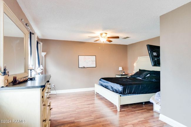 100 Teal Lane | Image 10