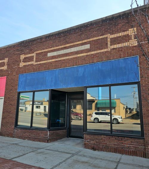 131 W Main St, Spring Grove, MN, 55974-1276 | Card Image