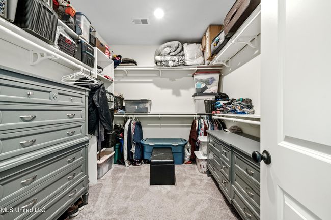 Primary Closet | Image 21