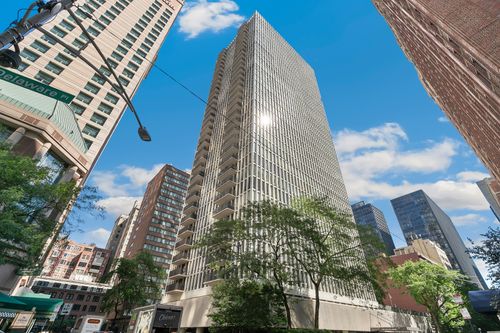 28a-200 E Delaware Pl, Chicago, IL, 60611-7704 | Card Image