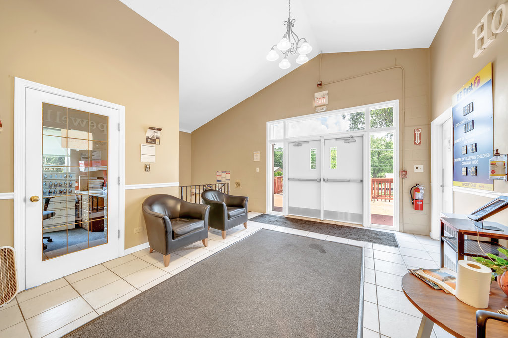 Commercial Sale in New Lenox 5