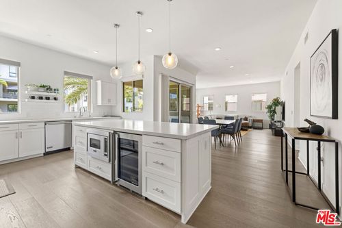 apt-1-5848 Suncatcher Pl, Playa Vista, CA, 90094-3062 | Card Image