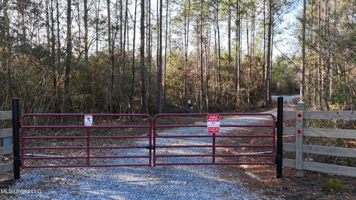 588 Old Highway 26, Perkinston, MS, 39573 | Card Image