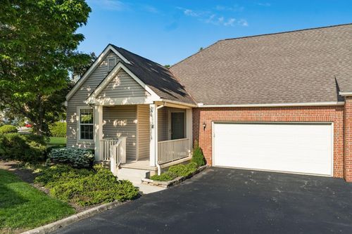 6993 Greensview Village Dr, Canal Winchester, OH, 43110-8454 | Card Image