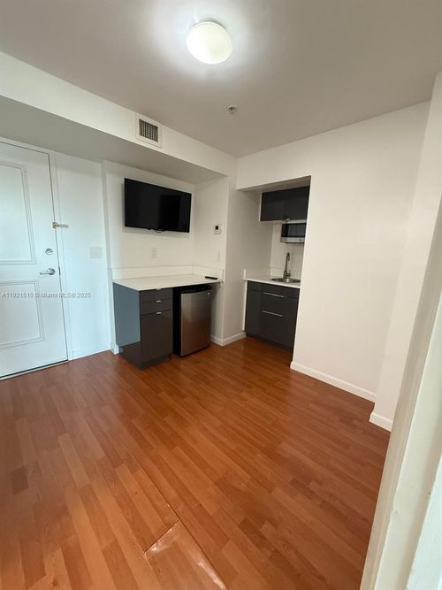 5783-5783 Sunset Dr, South Miami, FL, 33143-5344 | Card Image