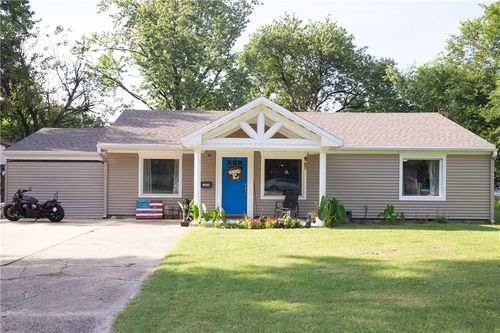 1004 E Main St, Cherryvale, KS, 67335-1617 | Card Image