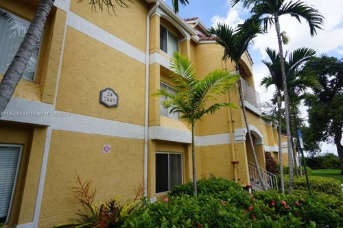 2416-2667 Nw 33rd St, Oakland Park, FL, 33309-6477 | Card Image