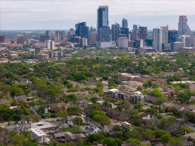 Minutes from downtown and Clarksville | Image 30