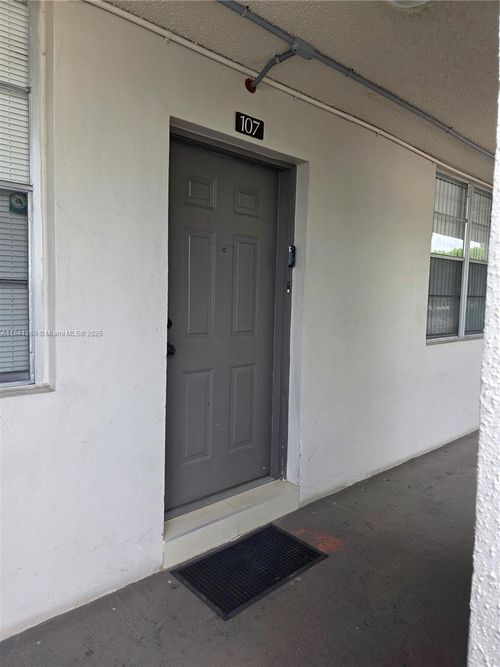 apt-107-4898 Nw 29th Ct, Lauderdale Lakes, FL, 33313-1626 | Card Image