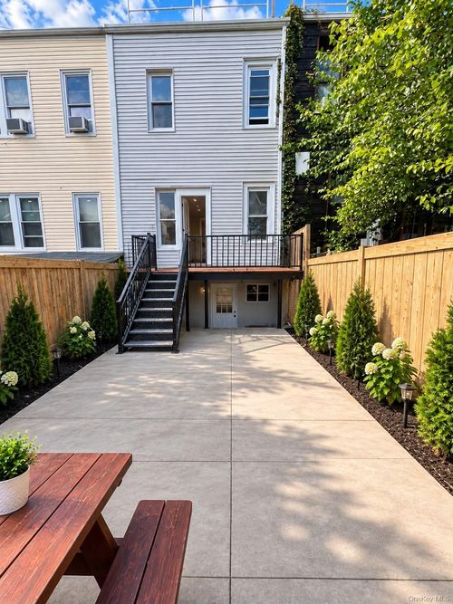 25 Marconi Pl, New York, NY, 11233 | Card Image