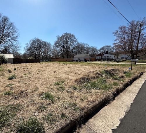 1002 W Jackson St, Mayodan, NC, 27027-2128 | Card Image