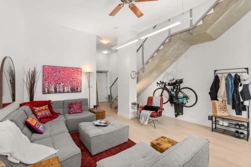 817 Cambie St, Vancouver, BC, V6B2P4 | Card Image
